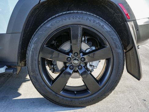 Used 2023 Land Rover Defender 110 S image 11