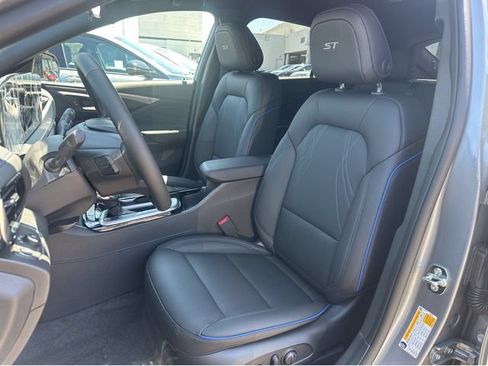 New 2026 Buick Envista Sport Touring w/ Convenience I Package FWD image 6