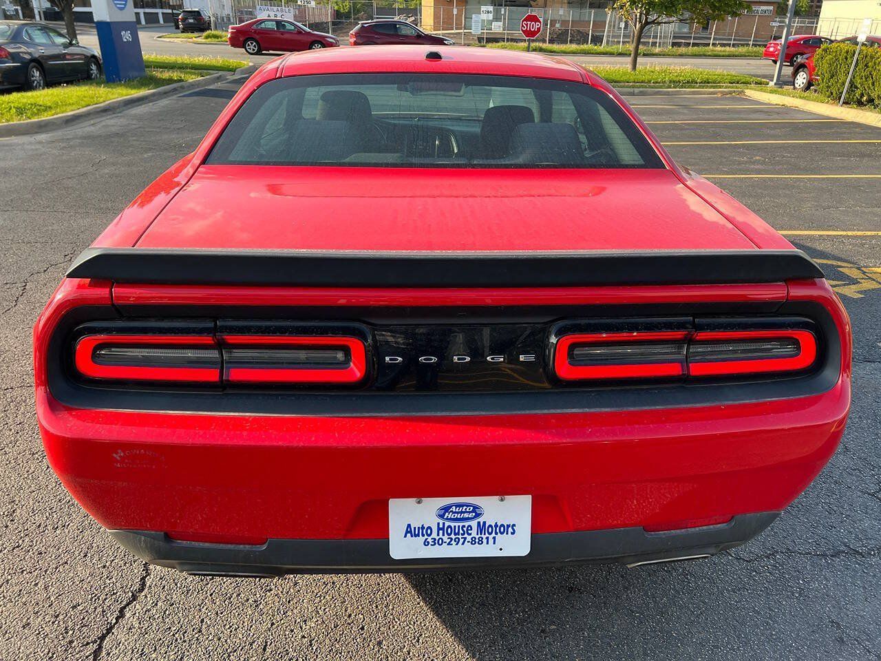 Used 2015 Dodge Challenger SXT RWD image 14