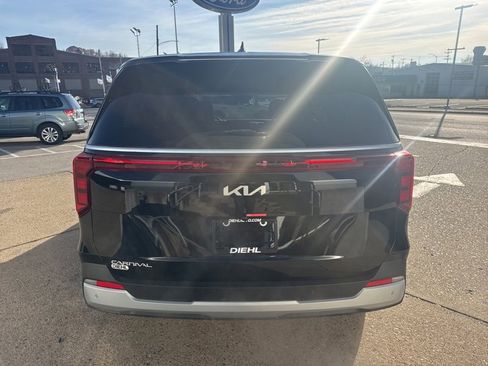 New 2026 Kia Carnival LXS image 6