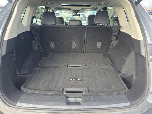 Used 2023 Nissan Rogue SL w/ SL Premium Package image 18