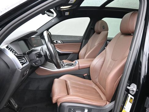 Used 2022 BMW X5 xDrive40i w/ M Sport Package image 10
