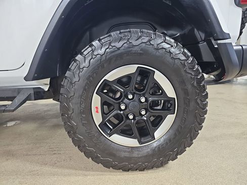 Used 2020 Jeep Wrangler Unlimited Rubicon w/ Uconnect 4C Nav & Sound Group AWD/4WD image 36