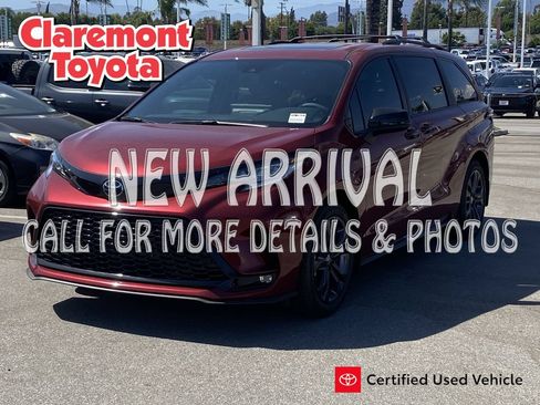 Certified 2026 Toyota Sienna XSE FWD image 1