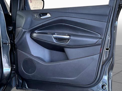 Used 2017 Ford Escape SE w/ Equipment Group 201A FWD image 22