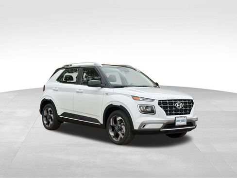 New 2026 Hyundai Venue SEL FWD image 1
