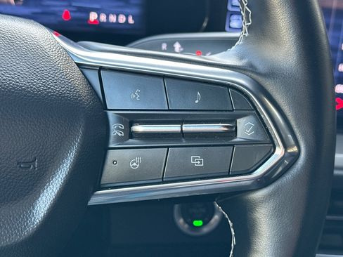 Certified 2024 Chevrolet Traverse LT image 33