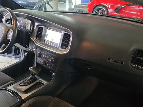 Used 2017 Dodge Charger R/T image 30