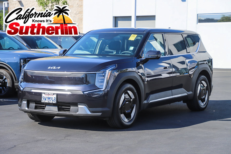 Used 2026 Kia EV9 Light RWD image 1