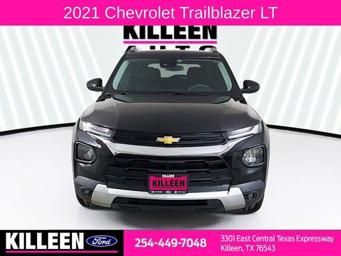 Used 2021 Chevrolet TrailBlazer LT AWD/4WD image 2