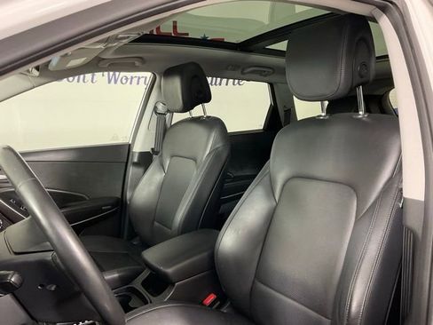 Used 2017 Hyundai Santa Fe Limited image 14
