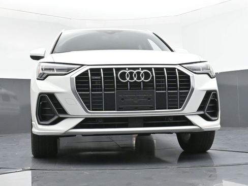 Used 2023 Audi Q3 2.0T Premium w/ Convenience Package image 23