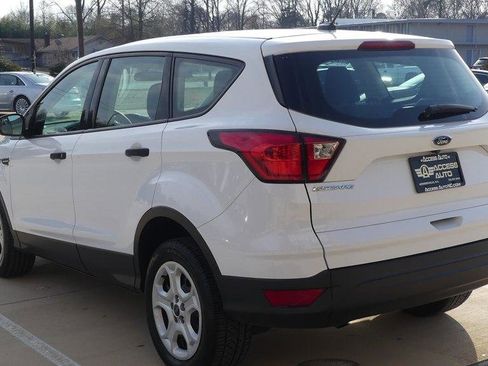 Used 2019 Ford Escape S image 3