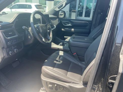 Used 2024 Chevrolet Tahoe RST w/ Luxury Package AWD/4WD image 3