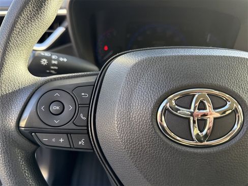 Used 2022 Toyota Corolla LE image 24