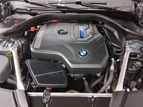 Used 2023 BMW 530e w/ Premium Package RWD image 38