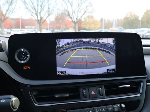 Certified 2022 Lexus ES 300h F Sport image 23