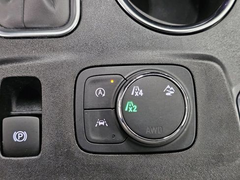 Used 2024 Chevrolet Traverse LT w/ LPO, Floor Liner Package AWD/4WD image 24