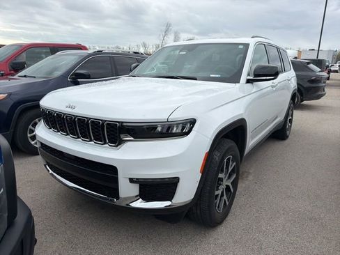 Used 2024 Jeep Grand Cherokee L Limited w/ Luxury Tech Group II AWD/4WD image 2