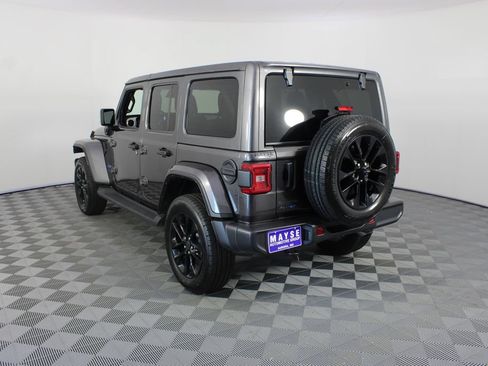 Used 2025 Jeep Wrangler Unlimited Sahara AWD/4WD image 21