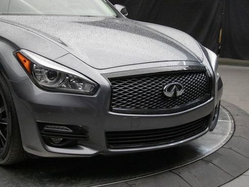 Used 2016 INFINITI Q70 3.7 w/ Deluxe Touring Package image 3