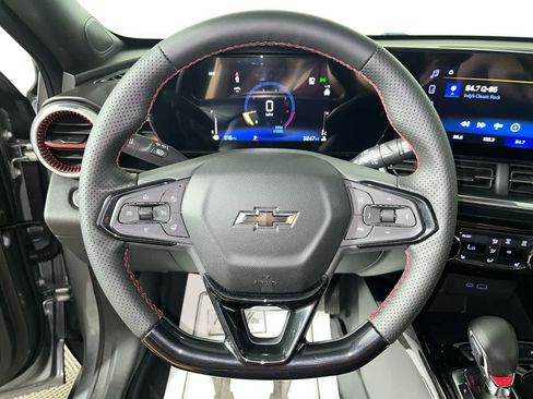 Used 2025 Chevrolet Trax RS w/ Driver Confidence Package FWD image 16
