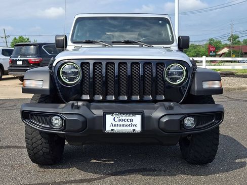 Used 2022 Jeep Wrangler Sport AWD/4WD image 4