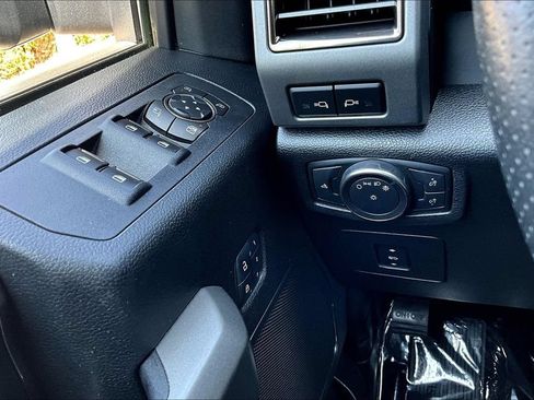 Used 2018 Ford F150 Raptor w/ Equipment Group 802A Luxury AWD/4WD image 17