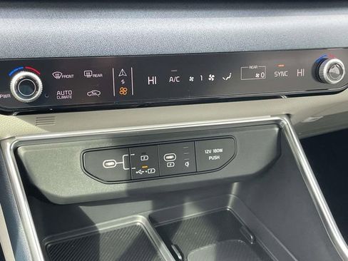 New 2026 Kia Carnival EX FWD image 36