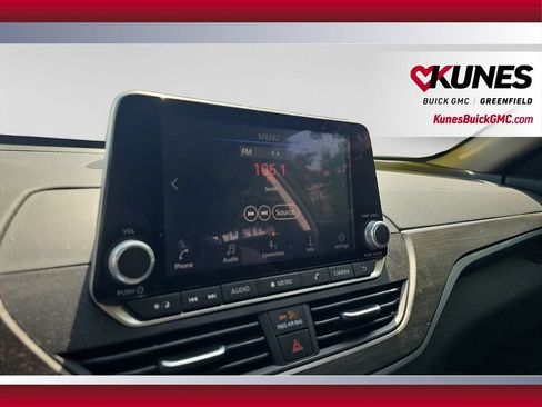 Used 2025 Nissan Altima 2.5 SV FWD image 18