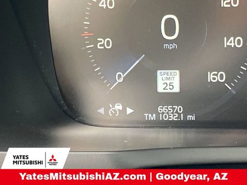 Used 2019 Volvo XC90 T6 Momentum w/ Protection Package Premier image 8