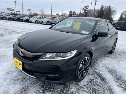 Used 2017 Honda Accord EX image 4