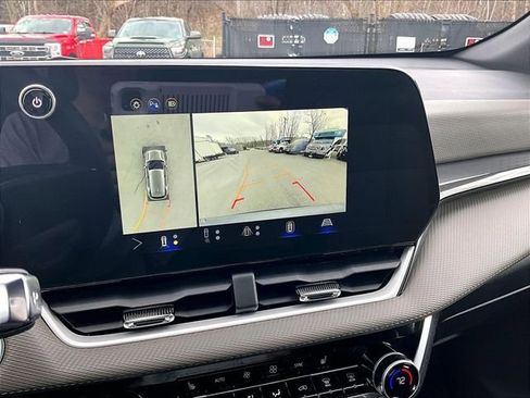 Used 2025 Chevrolet Equinox LT w/ Convenience Package II image 26