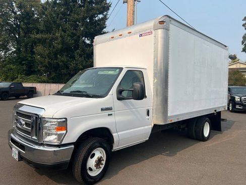 Used 2017 Ford E-350 and Econoline 350 Super Duty w/ Power Windows & Locks Group RWD image 2