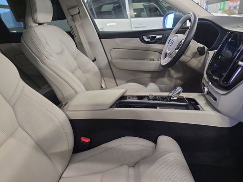 Used 2022 Volvo XC60 T8 Inscription w/ Advanced Package image 11