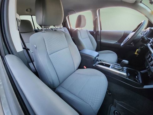 Used 2022 Toyota Tacoma SR5 w/ Technology Package image 15