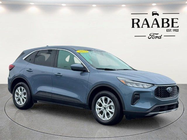 Used 2023 Ford Escape Active w/ Tech Pack #2 AWD/4WD image 1