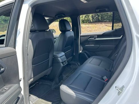 Used 2025 GMC Terrain Elevation w/ Elevation Premium Package AWD/4WD image 38