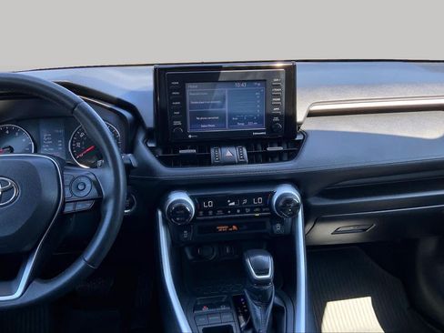 Used 2022 Toyota RAV4 XLE Premium FWD image 6