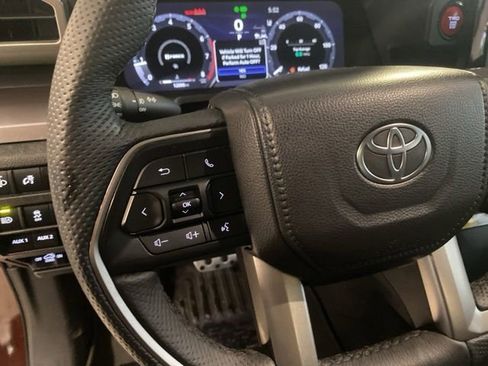 Used 2025 Toyota Tacoma TRD Sport w/ TRD Sport Premium Package AWD/4WD image 20