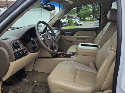 Used 2011 Chevrolet Avalanche LTZ AWD/4WD image 13