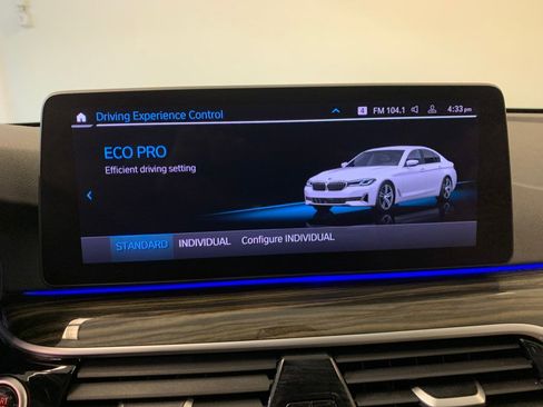 Used 2022 BMW 530i xDrive w/ Premium Package image 40