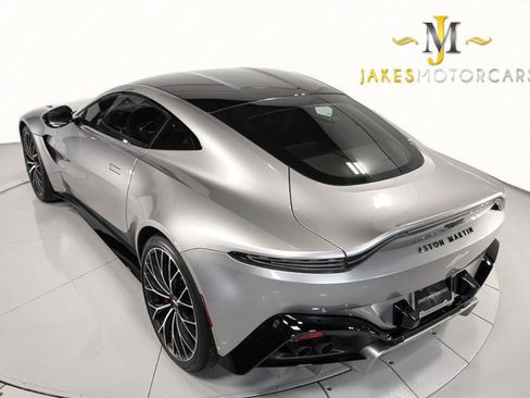 Used 2022 Aston Martin V8 Vantage Coupe image 7