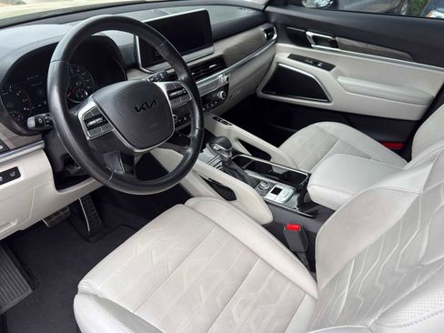 Used 2022 Kia Telluride SX w/ SX Prestige Package image 9