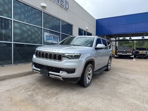 Used 2022 Jeep Wagoneer Series II RWD image 4