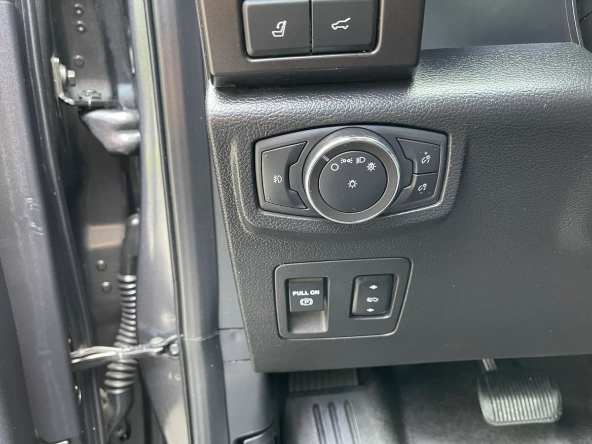 Used 2021 Ford Expedition Max Limited RWD image 23