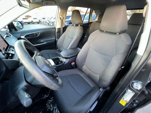 Used 2025 Toyota RAV4 LE image 35