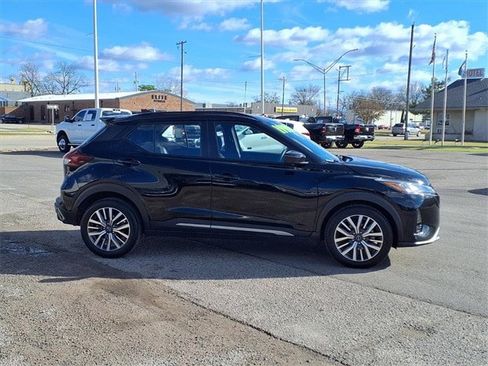 Used 2024 Nissan Kicks SR image 23