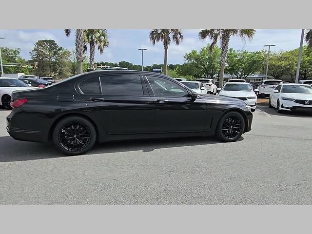 Used 2022 BMW 740i w/ Premium Package RWD image 27