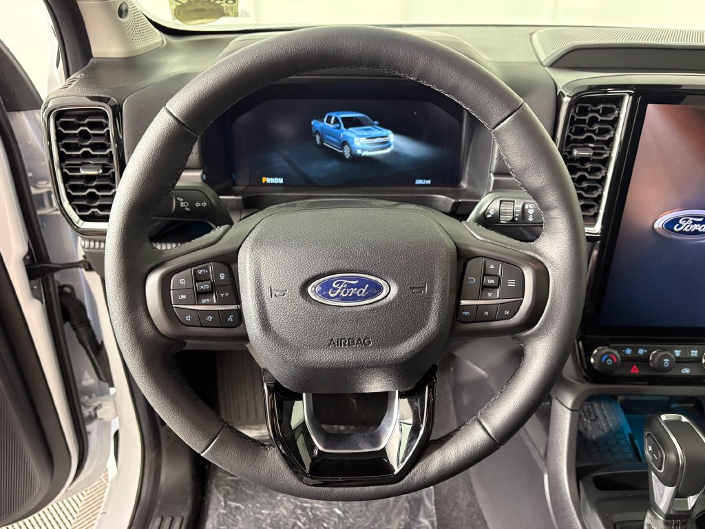 New 2025 Ford Ranger Lariat w/ Black Appearance Package AWD/4WD image 17